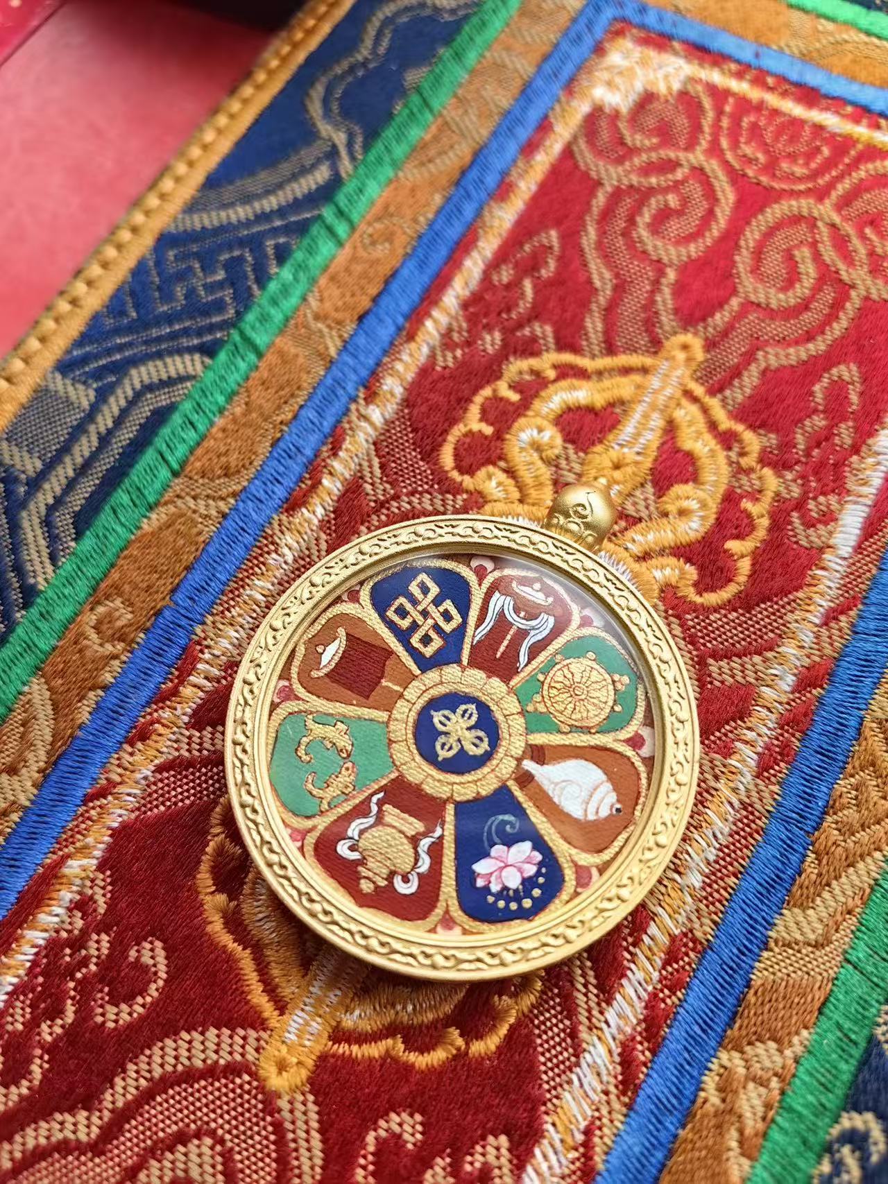 The Eight Auspicious Symbols — A Constellation of Wholeness