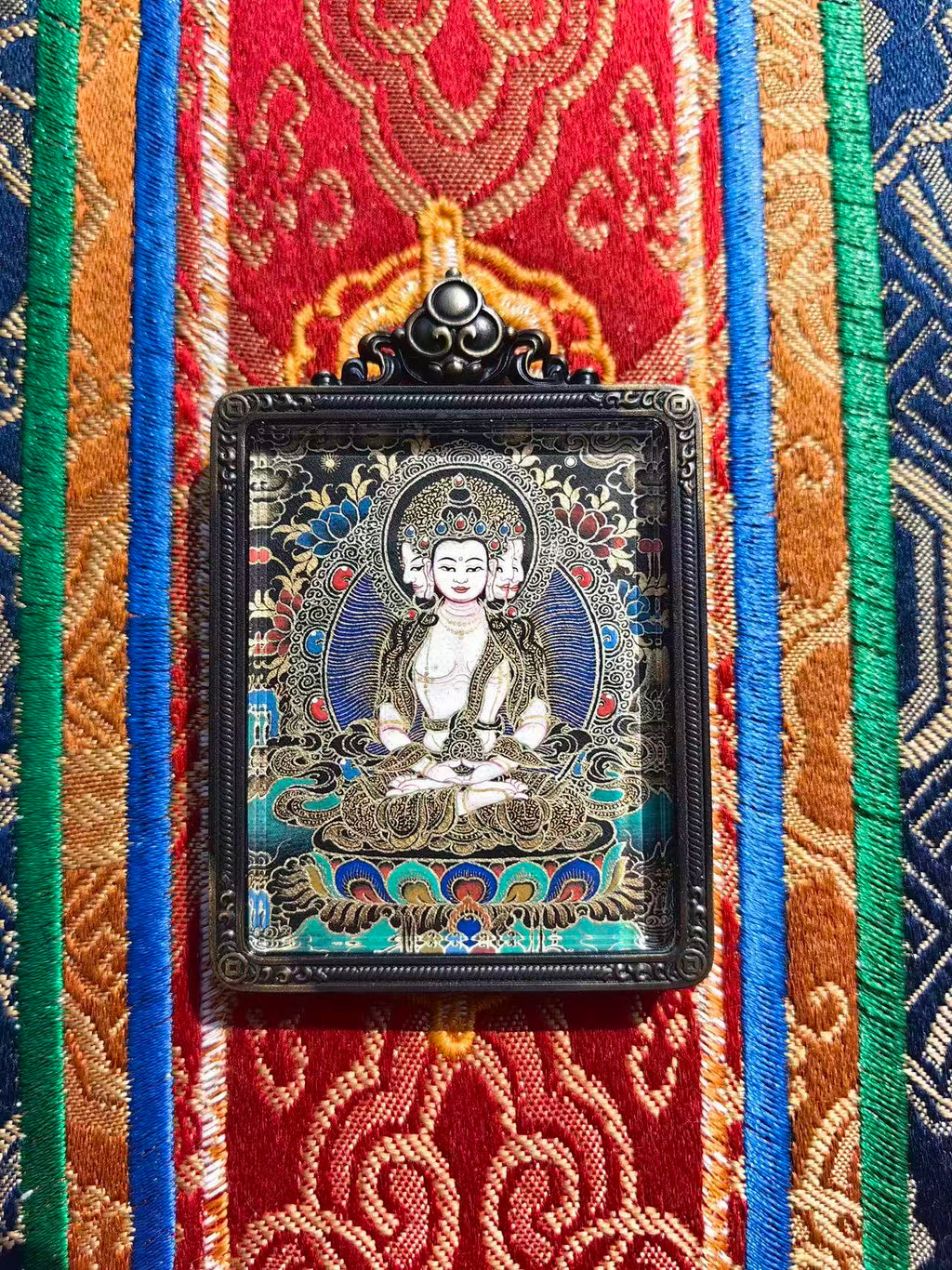 Mahavairocana — The Radiance at the Centre