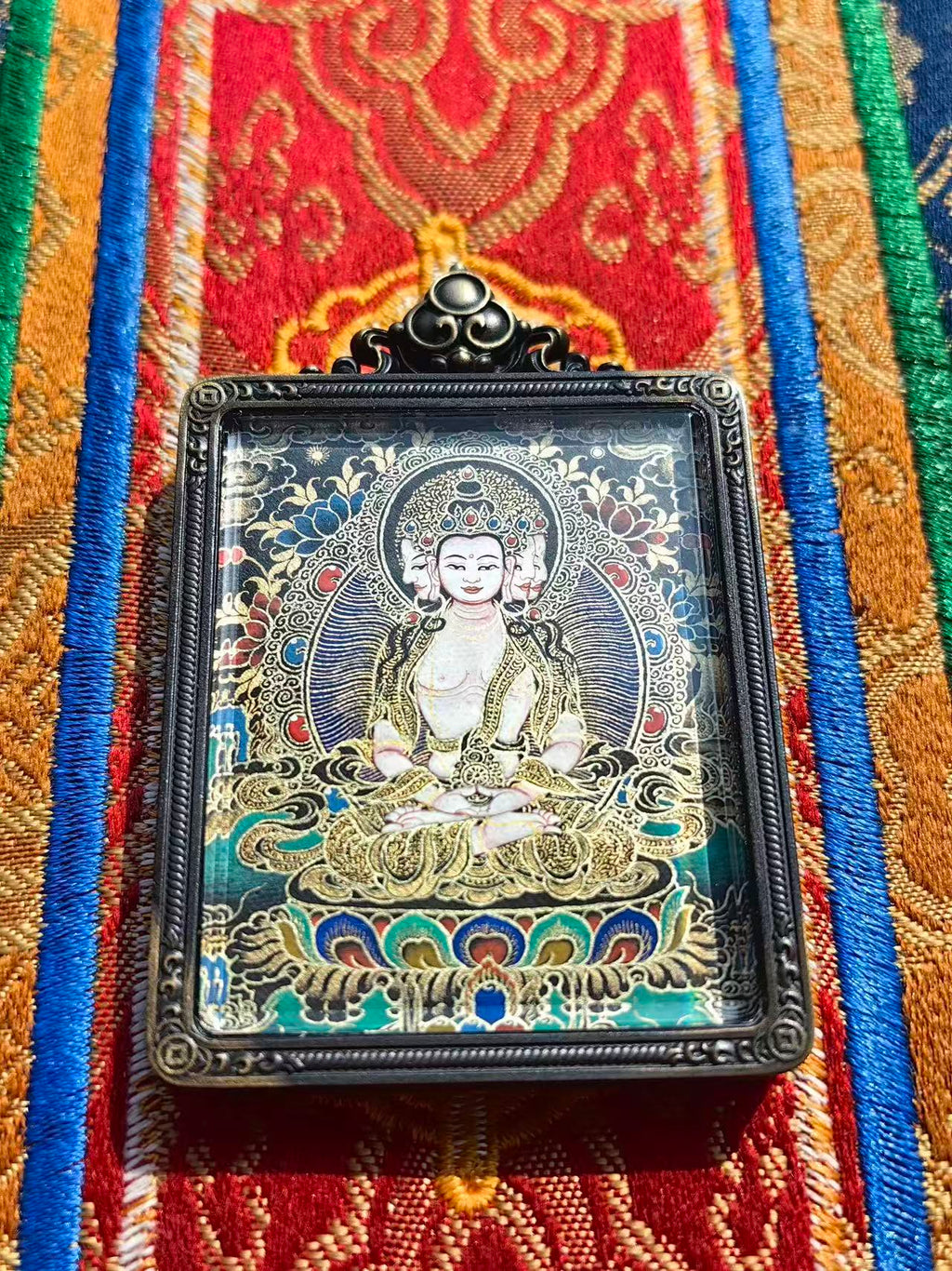 Mahavairocana — The Radiance at the Centre
