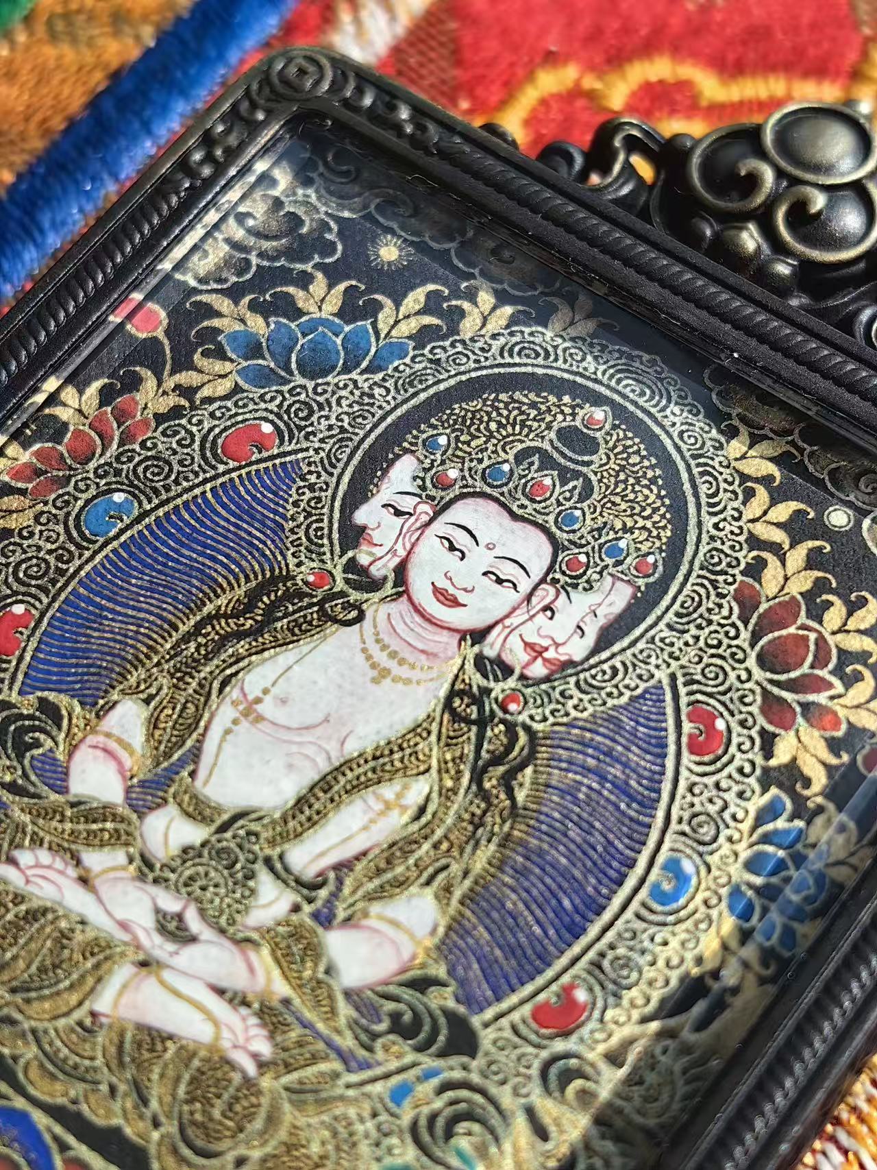 Mahavairocana — The Radiance at the Centre