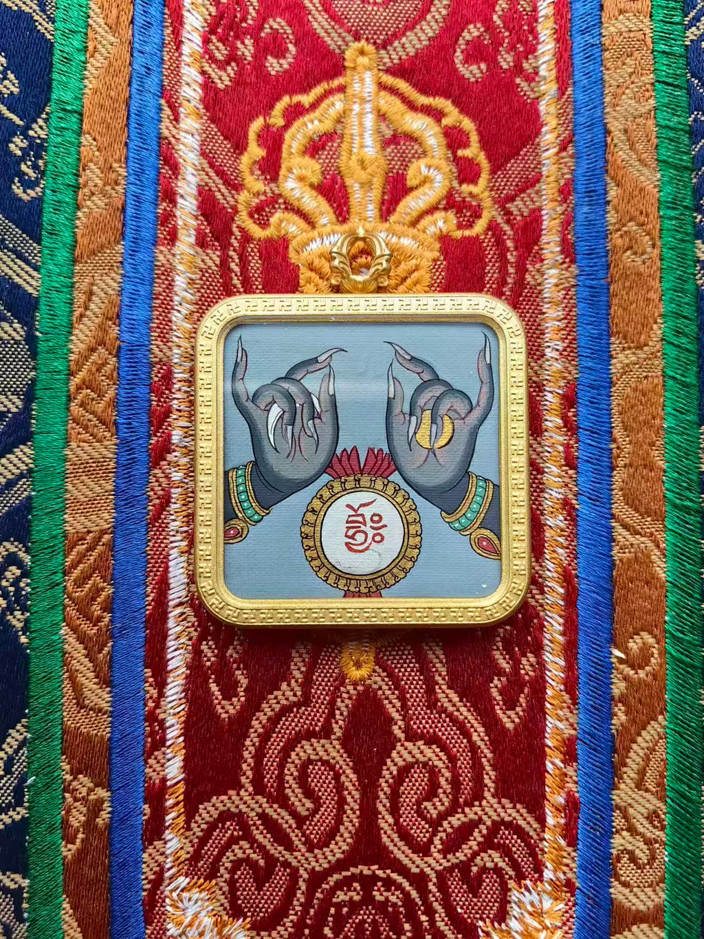 Zashi Lhamo Mudra — The Hand That Holds the Line